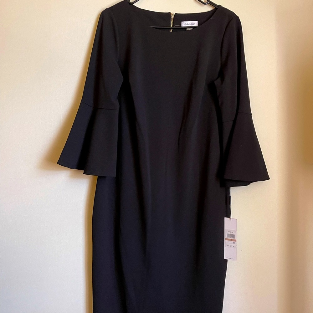 Calvin Klein Women’s 3/4 Bell Sleeve Boat Neck Sheath dress in black, Size 12